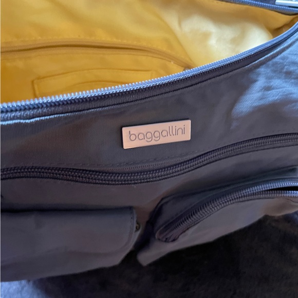 Baggallini Crossbody Bag - Picture 2 of 5